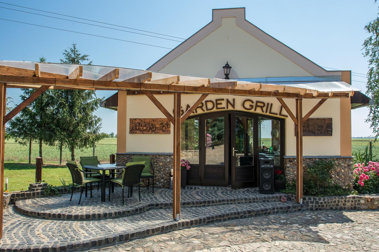Bed and Breakfast Garden Vendeghaz Makó Exteriér fotografie